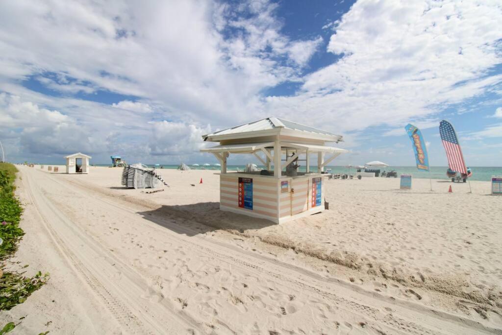 Alexander 511 Beachfront Condo With 2 Pools, Direct Beach Access, Sauna, Tikki Bar Miami Beach Kültér fotó