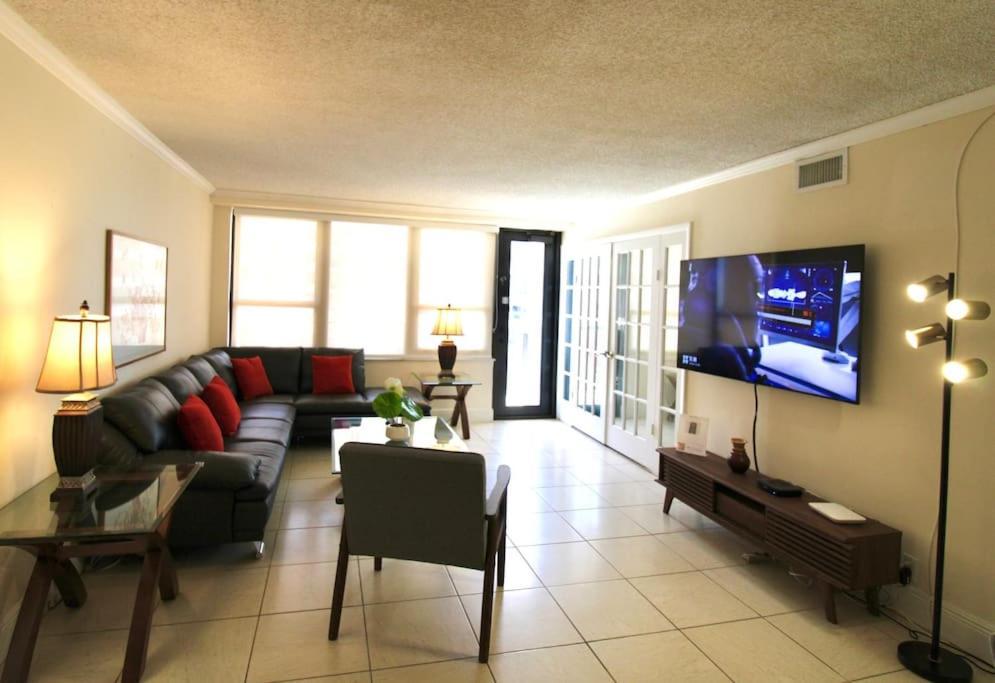 Alexander 511 Beachfront Condo With 2 Pools, Direct Beach Access, Sauna, Tikki Bar Miami Beach Kültér fotó